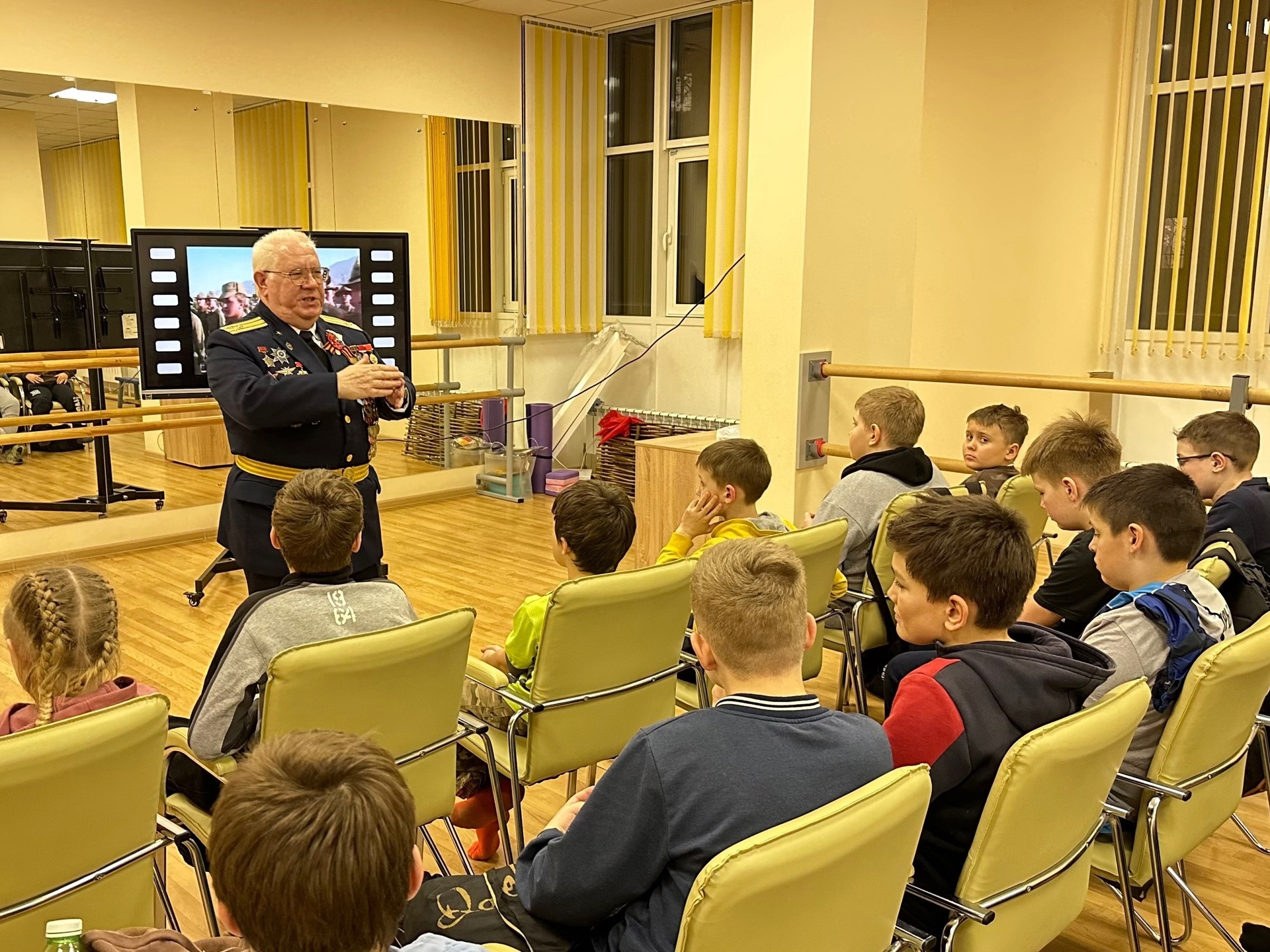 В Воронеже проходят традиционные уроки мужества.